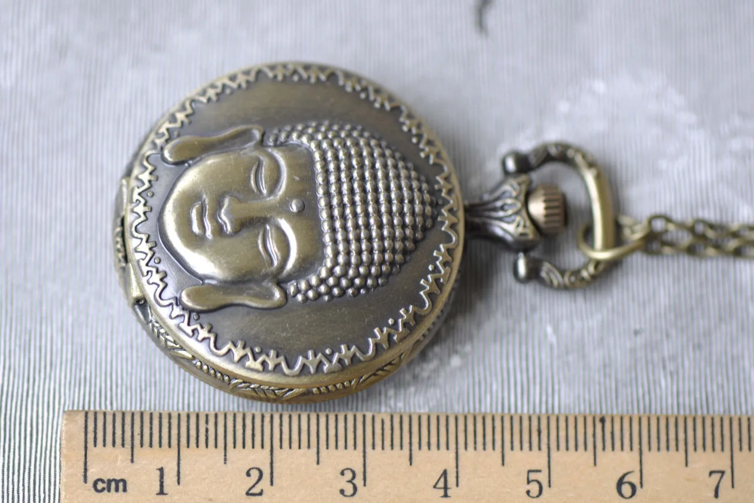 1 PC Antique Bronze Buddha Head Religious Pocket Watch  A7973