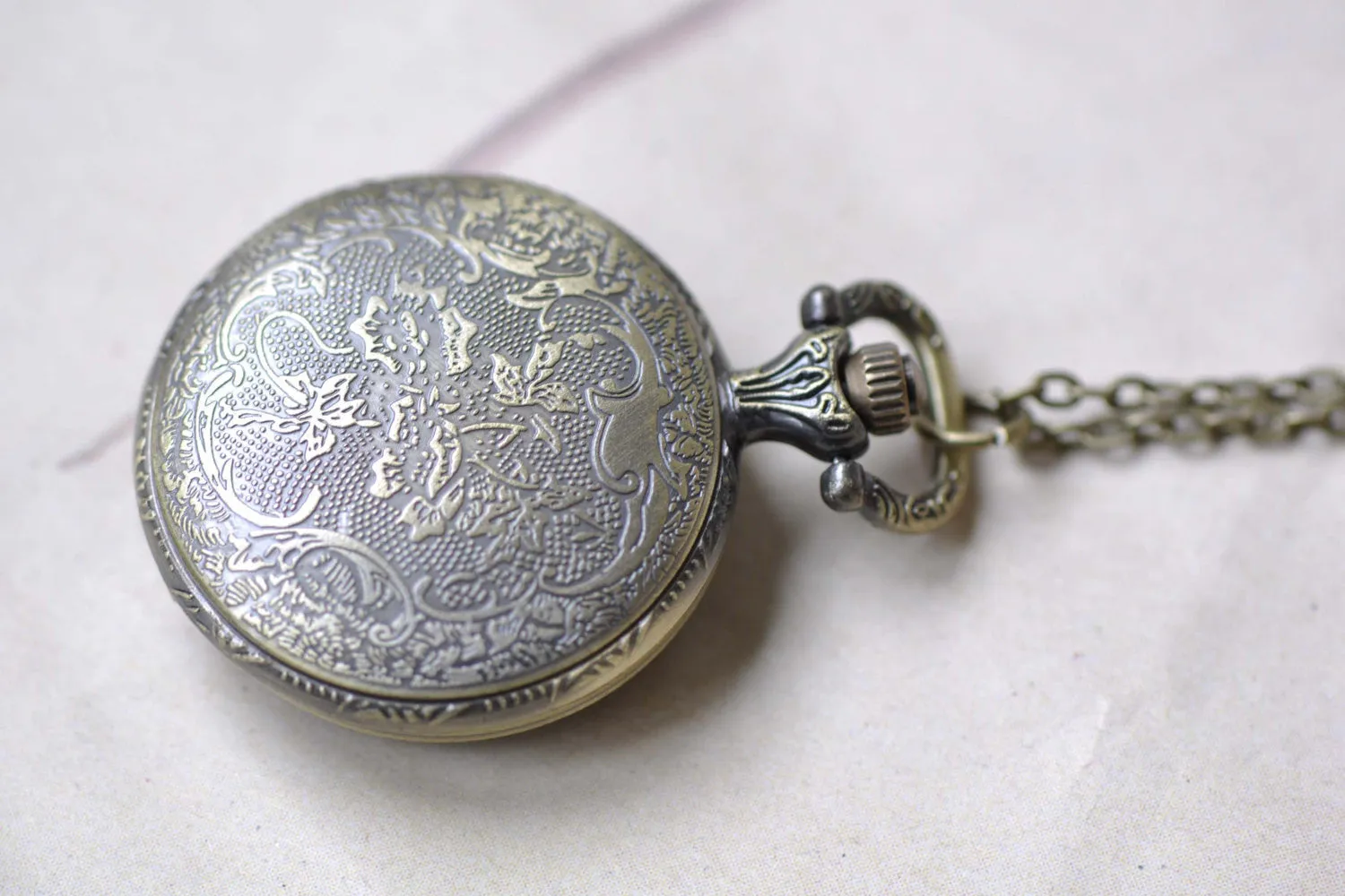 1 PC Antique Bronze Buddha Head Religious Pocket Watch  A7973