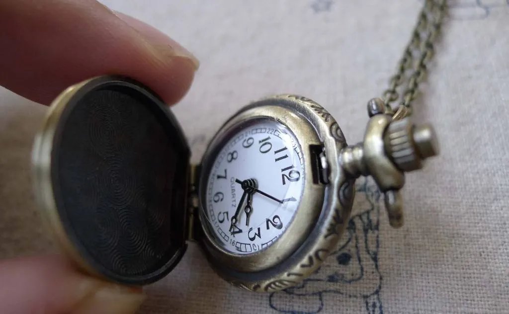 1 PC Antique Bronze Deer Flower Pocket Watch A7198