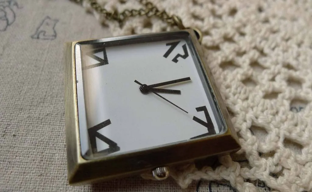 1 PC Antique Bronze Diamond Shape Pocket Watch  A6195