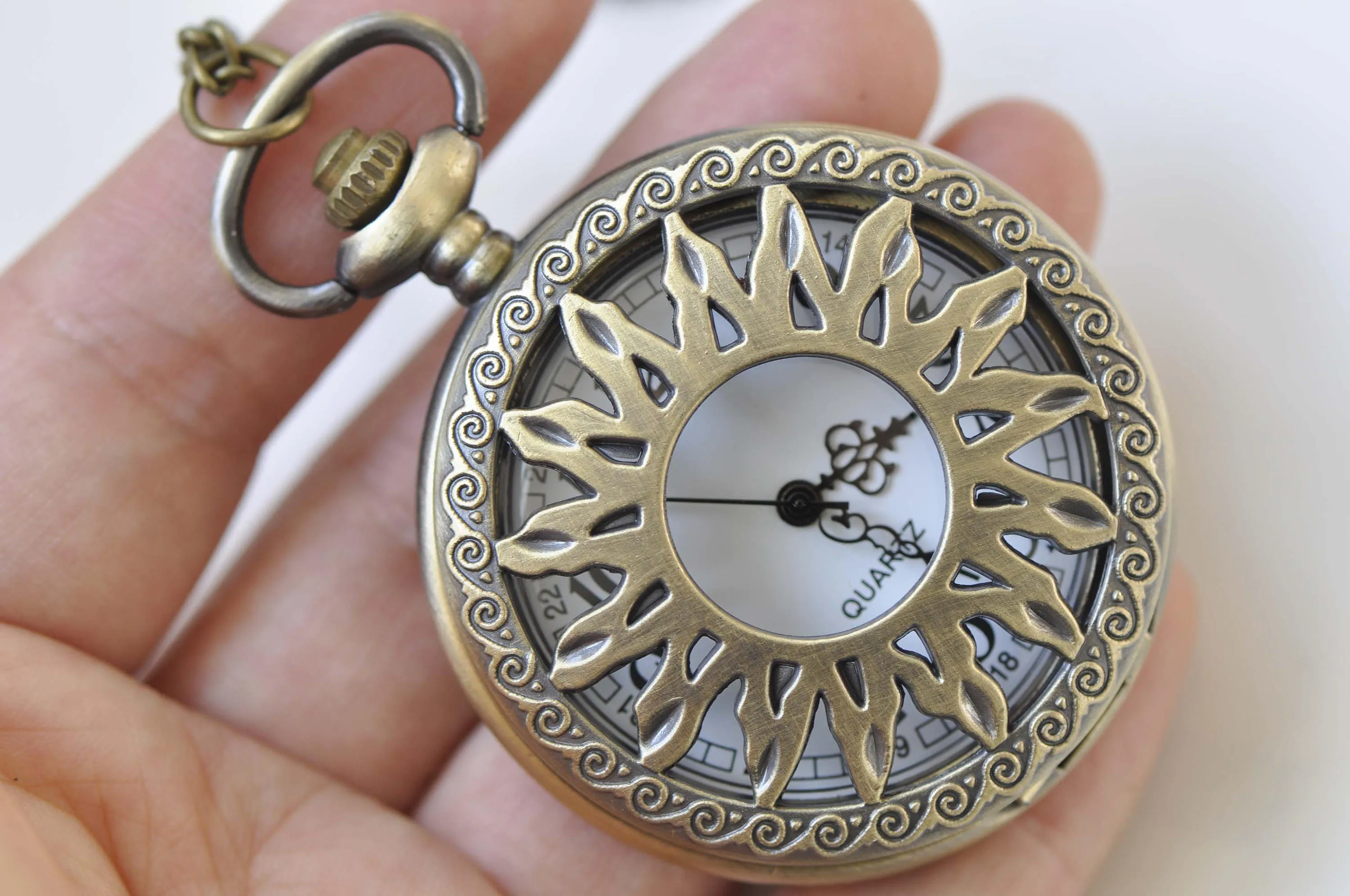 1 PC Antique Bronze Large Filigree Pocket Watch Necklace 47mm A272