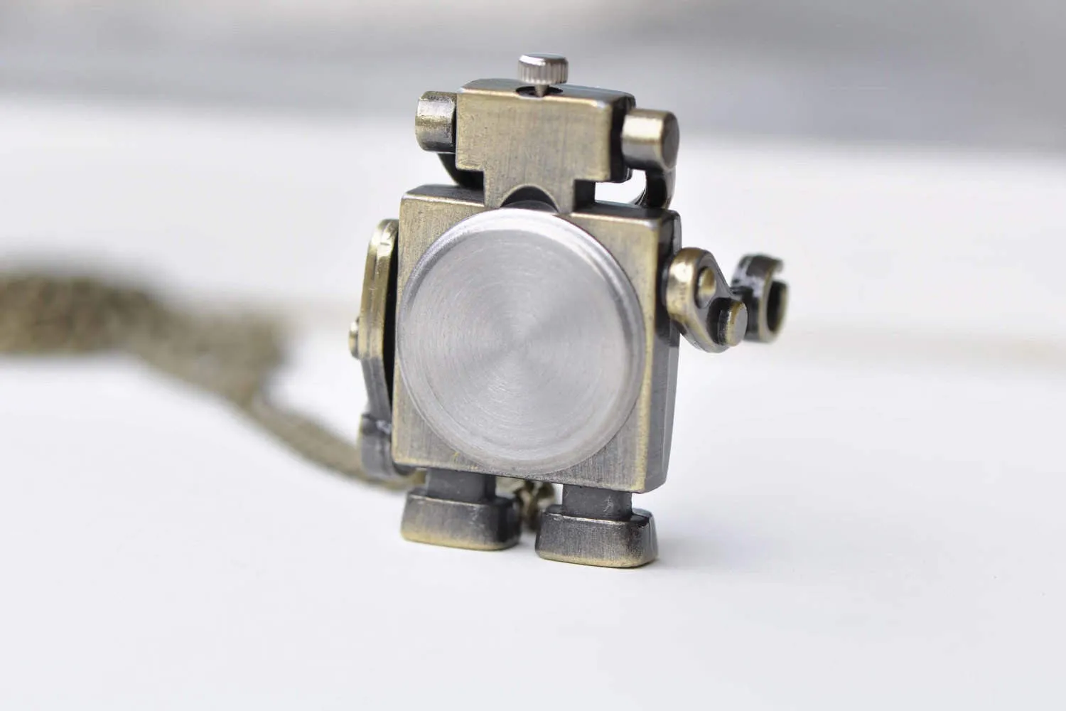 1 PC Antique Bronze Moveable Arm Robot Pocket Watch Necklace A8640