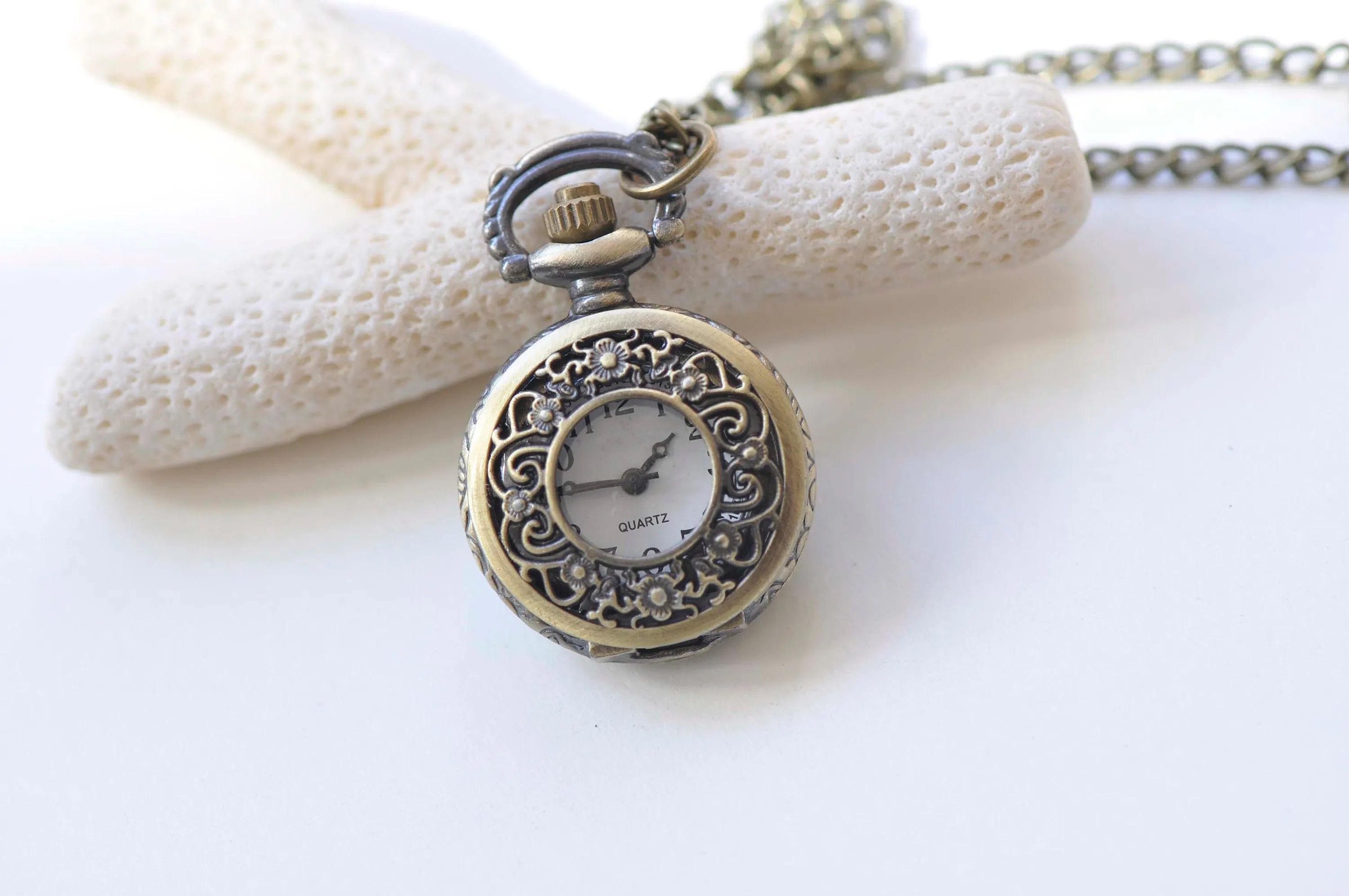 1 PC Antique Bronze Small Pocket Watch Necklace A6637