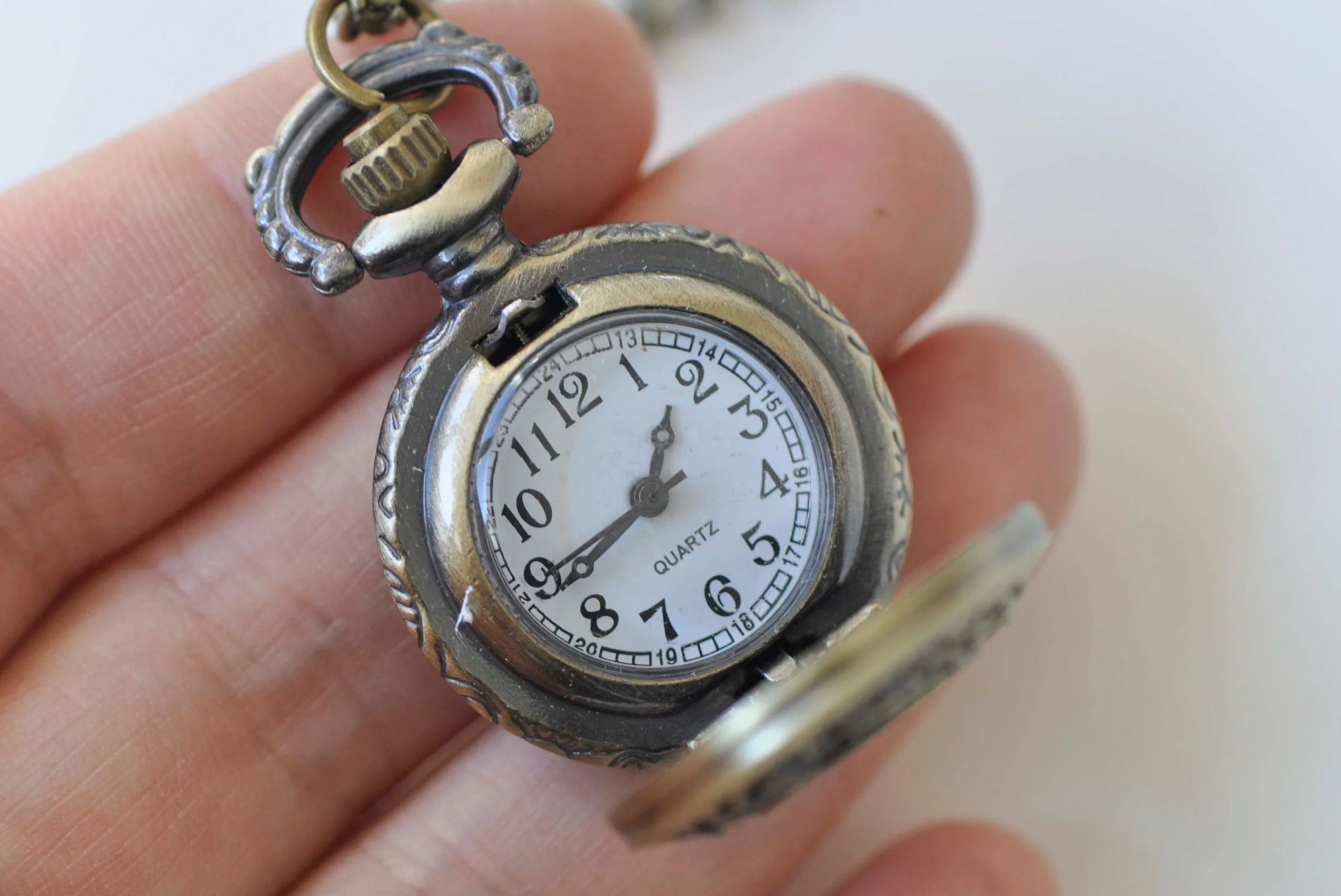 1 PC Antique Bronze Small Pocket Watch Necklace A6637