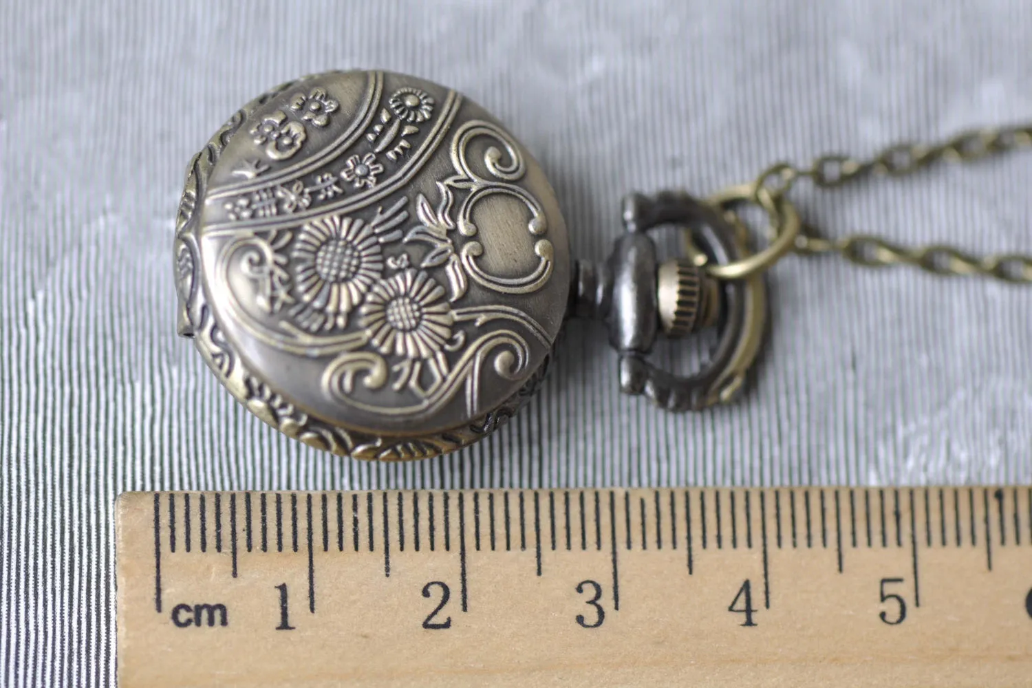 1 PC Antique Bronze Small Size Peacock Pocket Watch  A7966