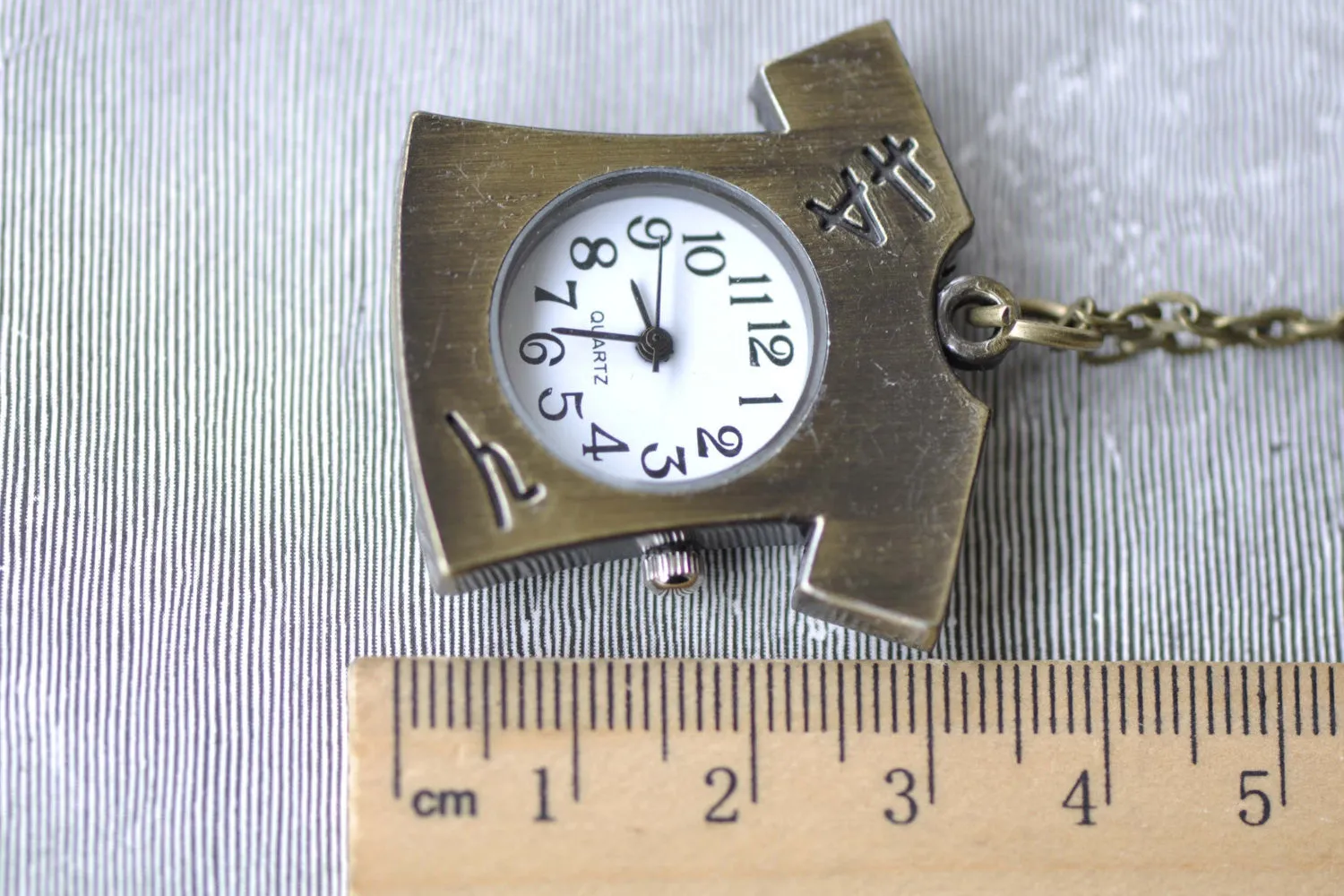 1 PC Antique Bronze T-Shirts Clothes Pocket Watch A7962