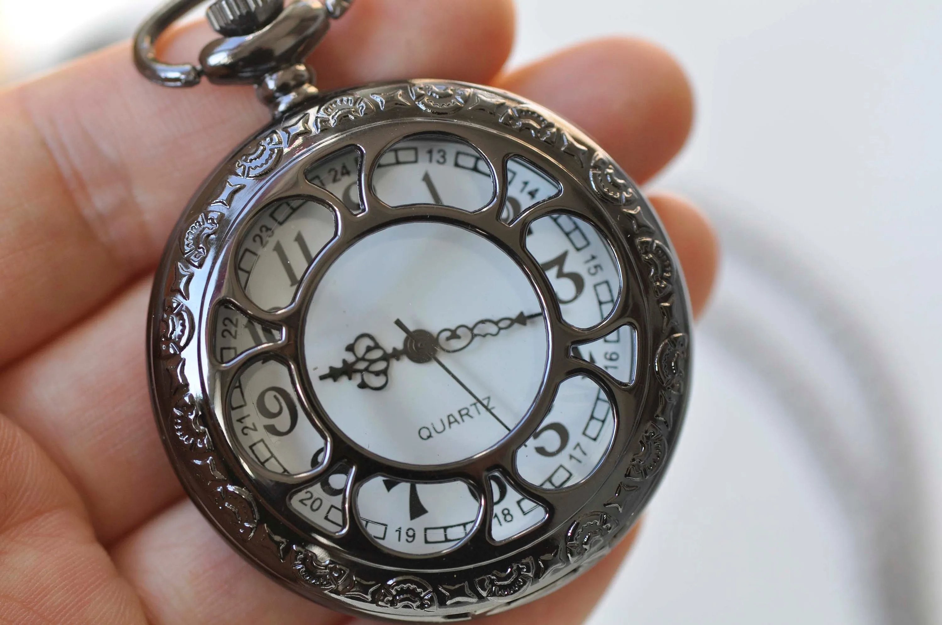 1 PC Gunmetal Black Round Pocket Watch Necklace A5310