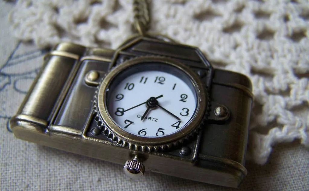 1 PC of Antique Bronze Camera Pocket Watch A5759