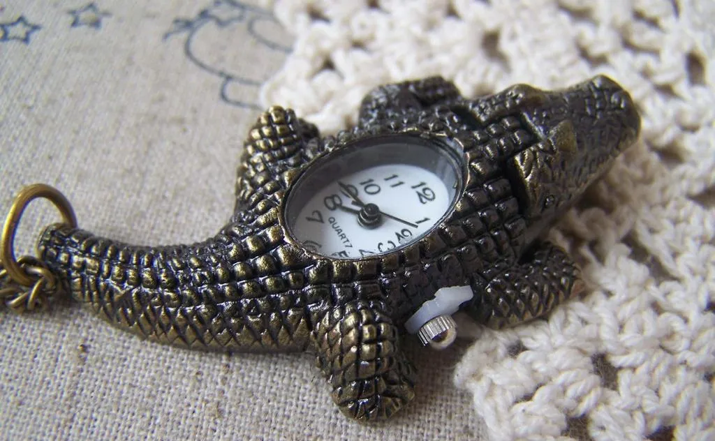 1 PC of Antique Bronze Crocodile Pocket Watch A4621