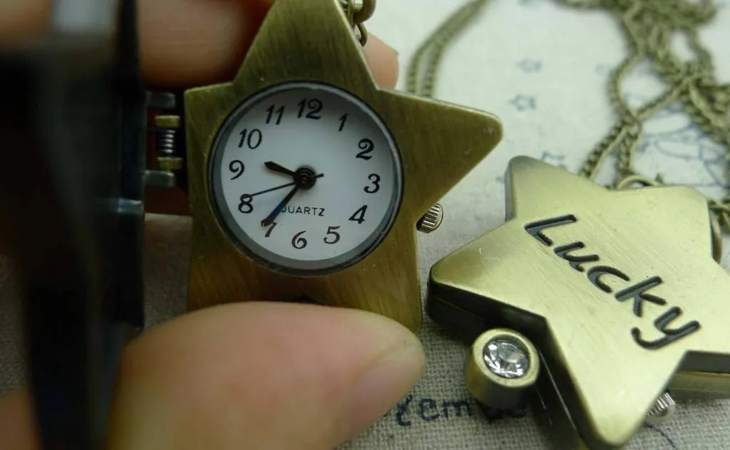 1 PC of Antique Bronze Star Pocket Watch A6009