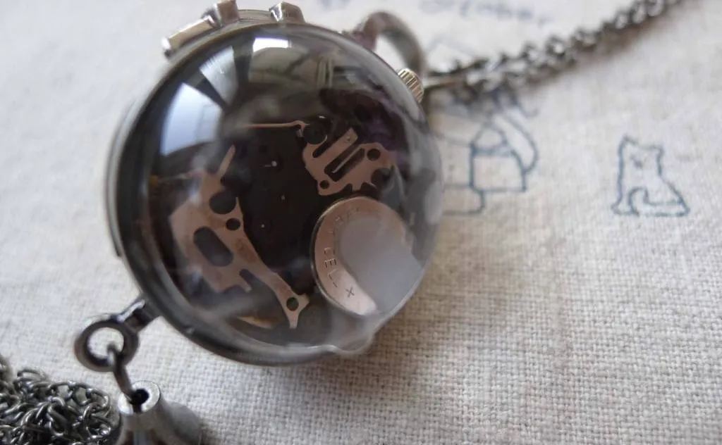 1 PC of Antique Silver Glass Bubble Orb Pocket Watch A7144