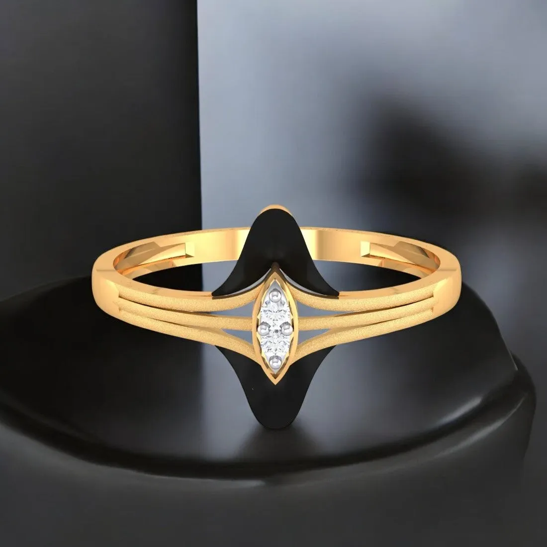 14K Gold Ring Floral Design With Black Meena And Stone Detailing (Size 12)