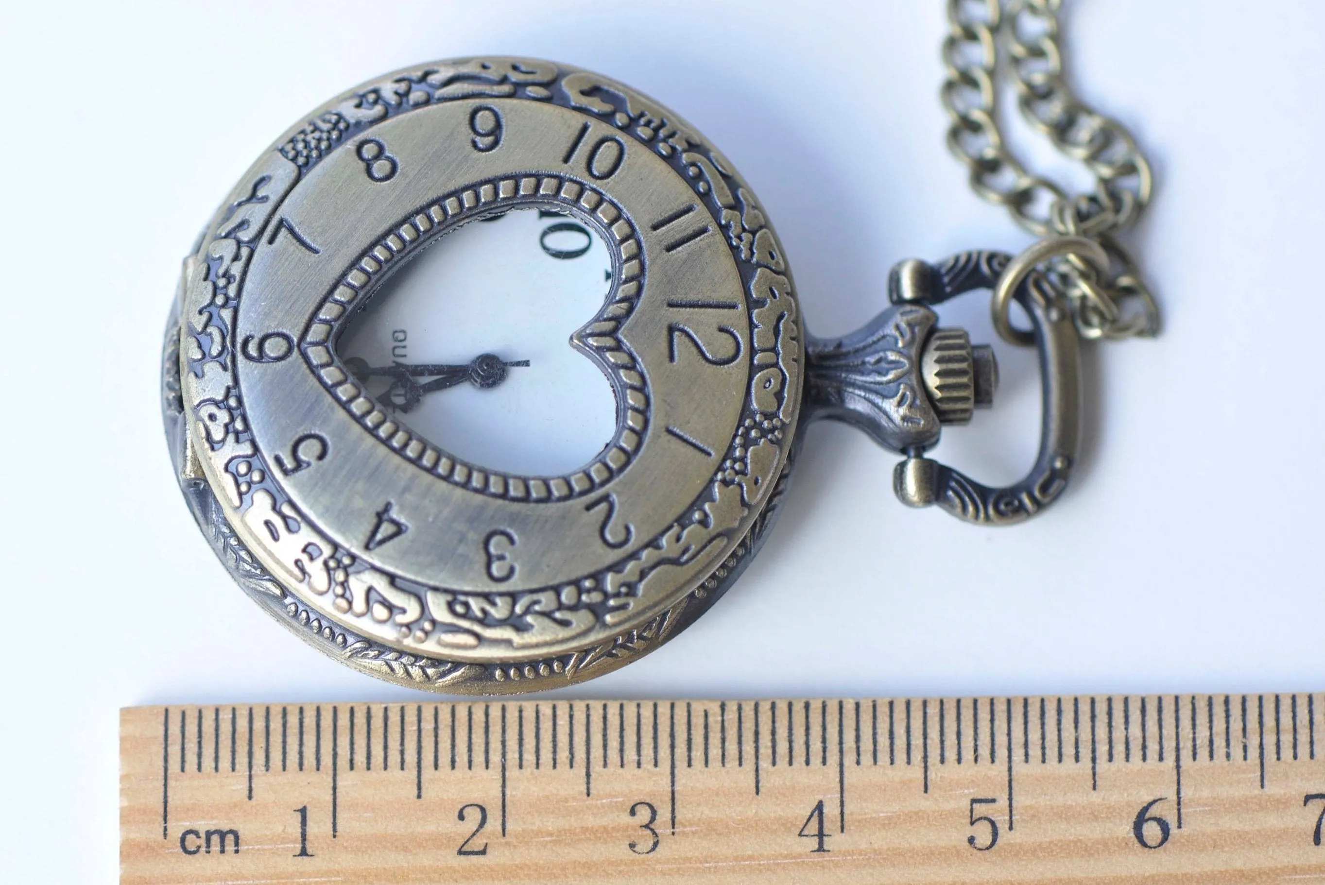 Antique Bronze Cut Out Heart Cover Round Pocket Watch Necklace A5942