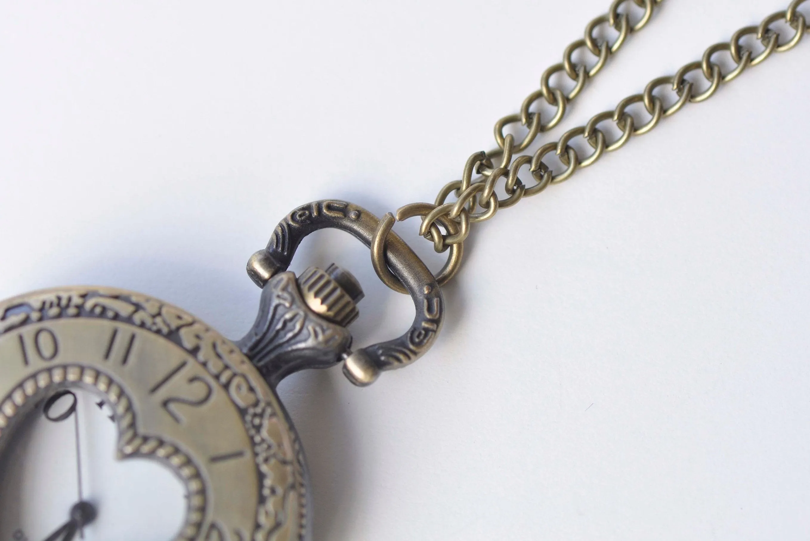 Antique Bronze Cut Out Heart Cover Round Pocket Watch Necklace A5942