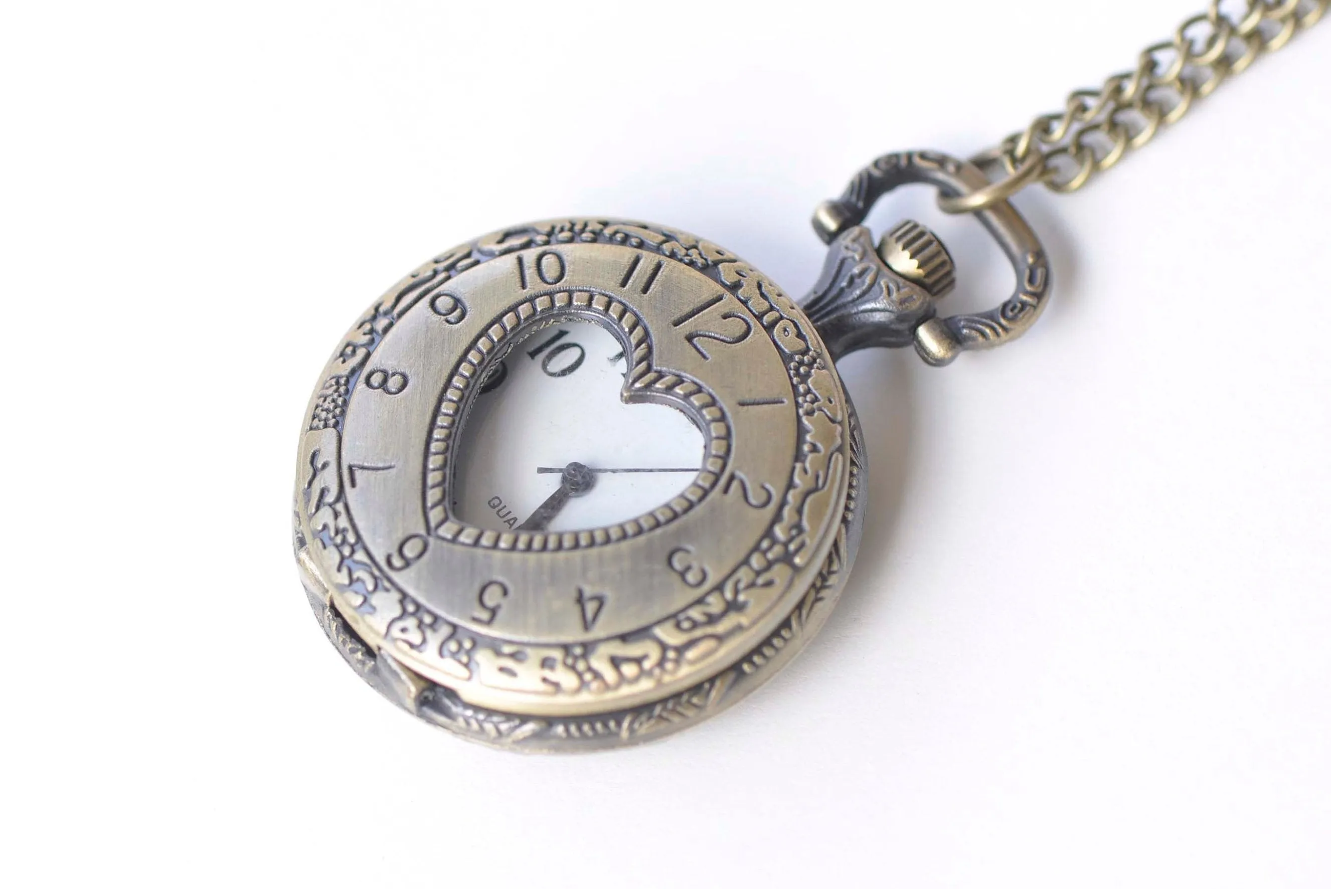 Antique Bronze Cut Out Heart Cover Round Pocket Watch Necklace A5942