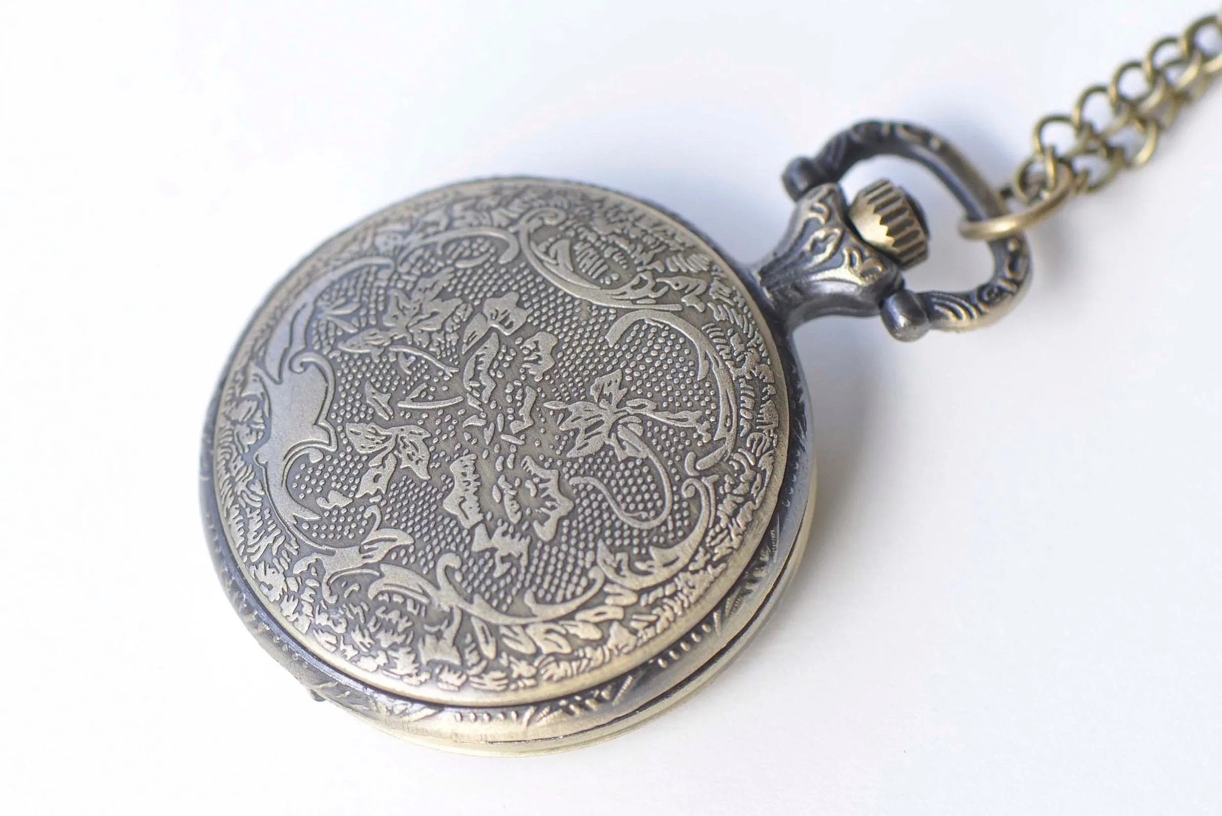 Antique Bronze Cut Out Heart Cover Round Pocket Watch Necklace A5942