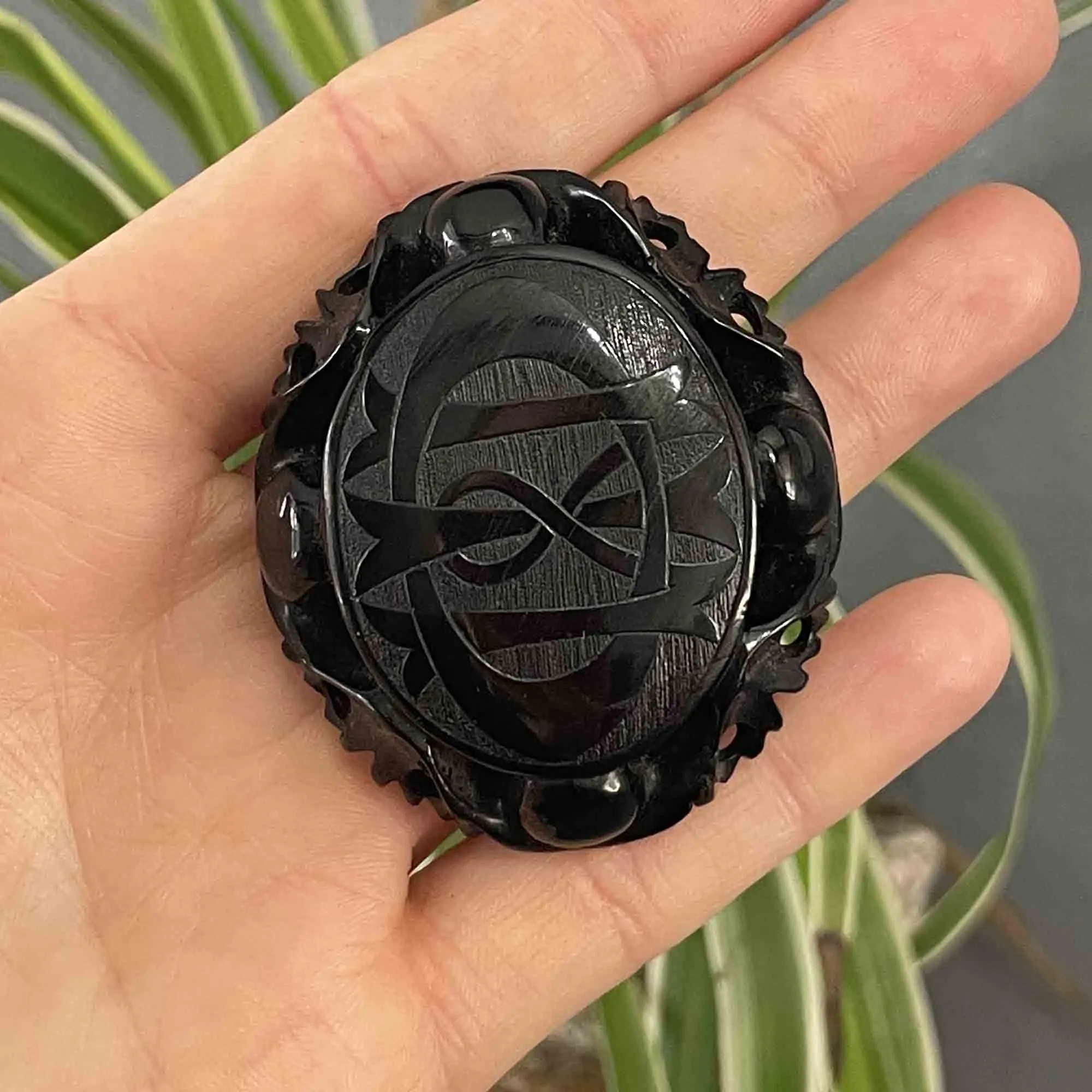 Antique Victorian Carved Whitby Jet In Memory Of Mourning Brooch