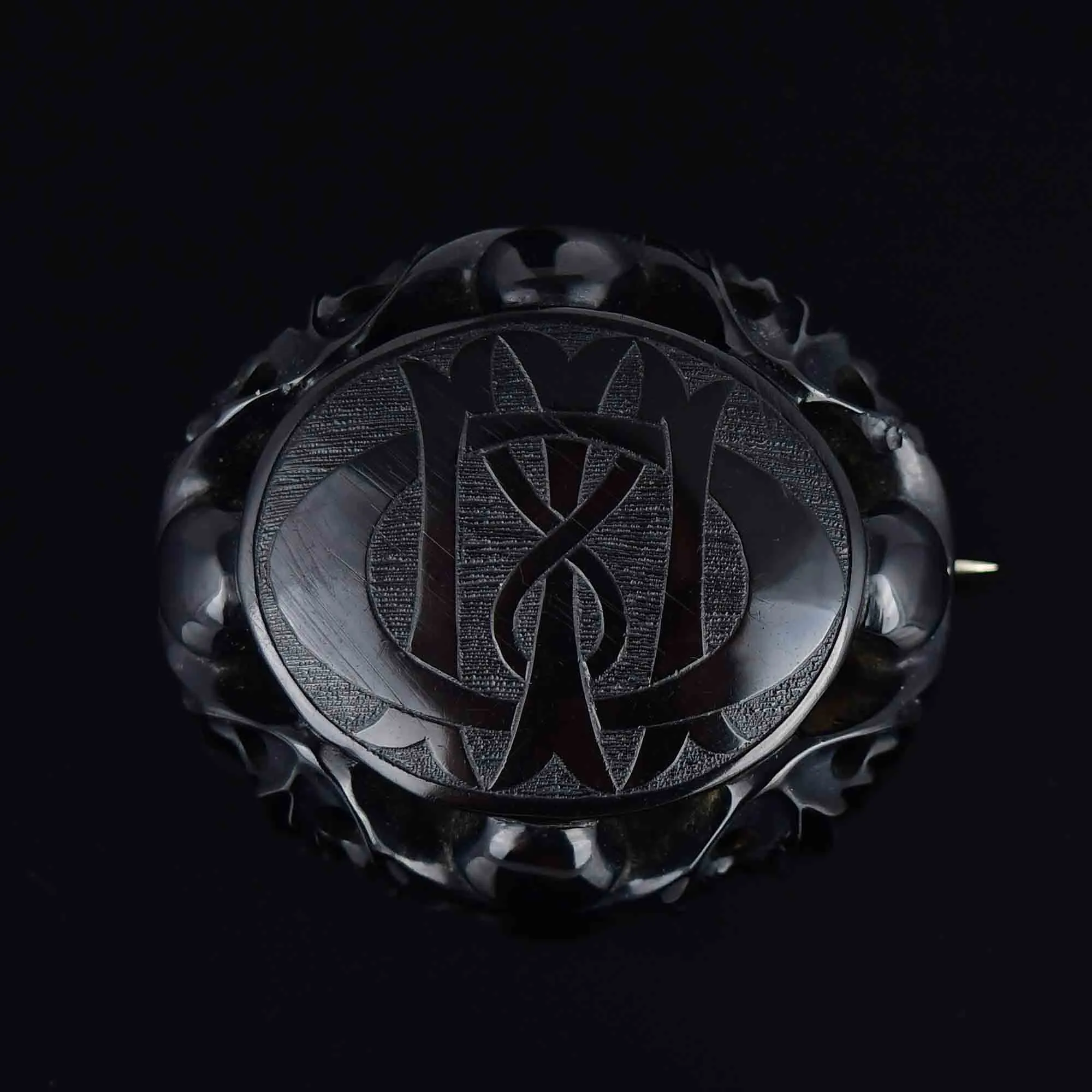 Antique Victorian Carved Whitby Jet In Memory Of Mourning Brooch