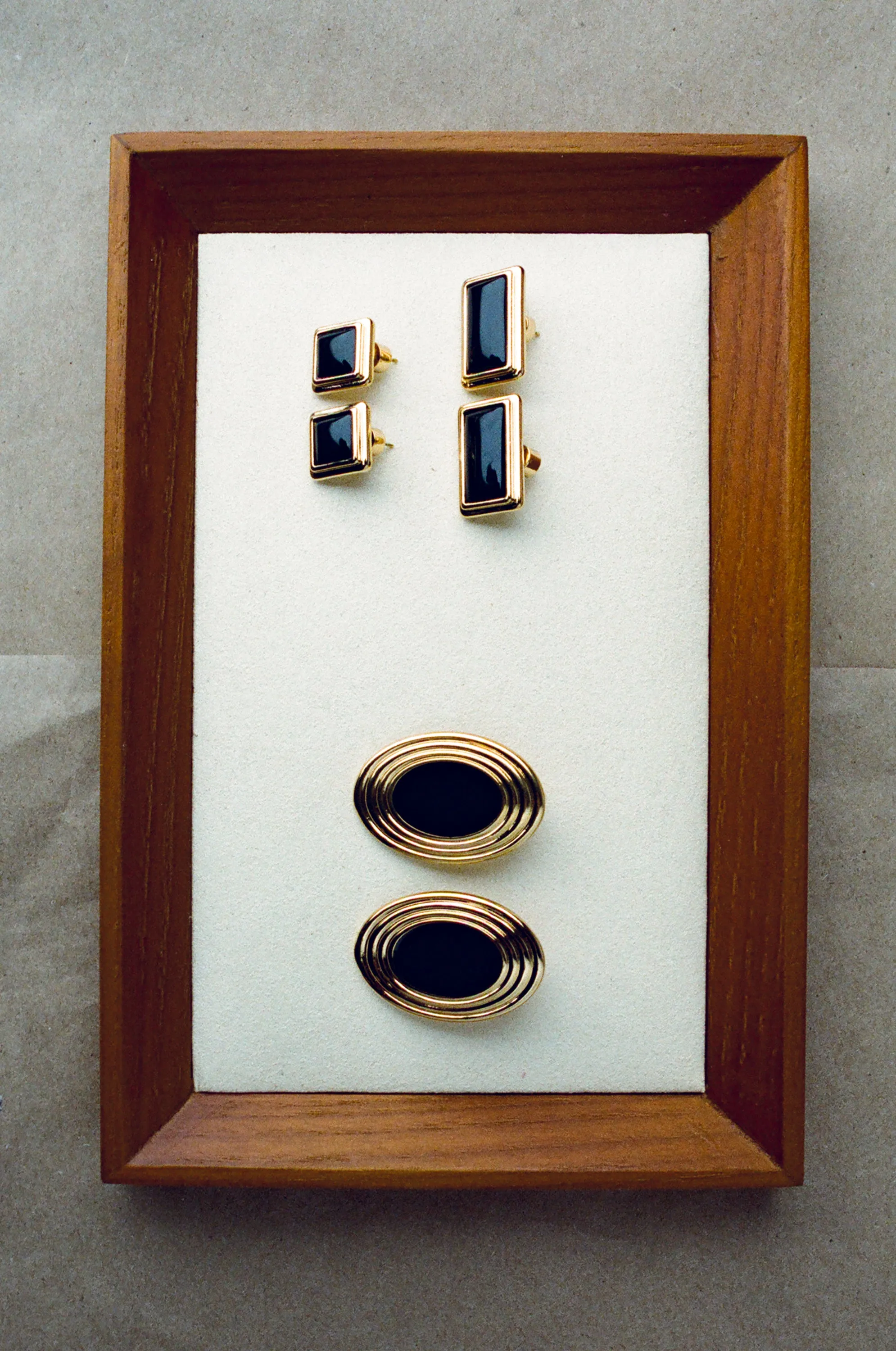 ARCHER RECTANGLE GOLD / BLACK