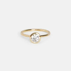 Arti Ring with 0.90ct Natural Diamond in Gold