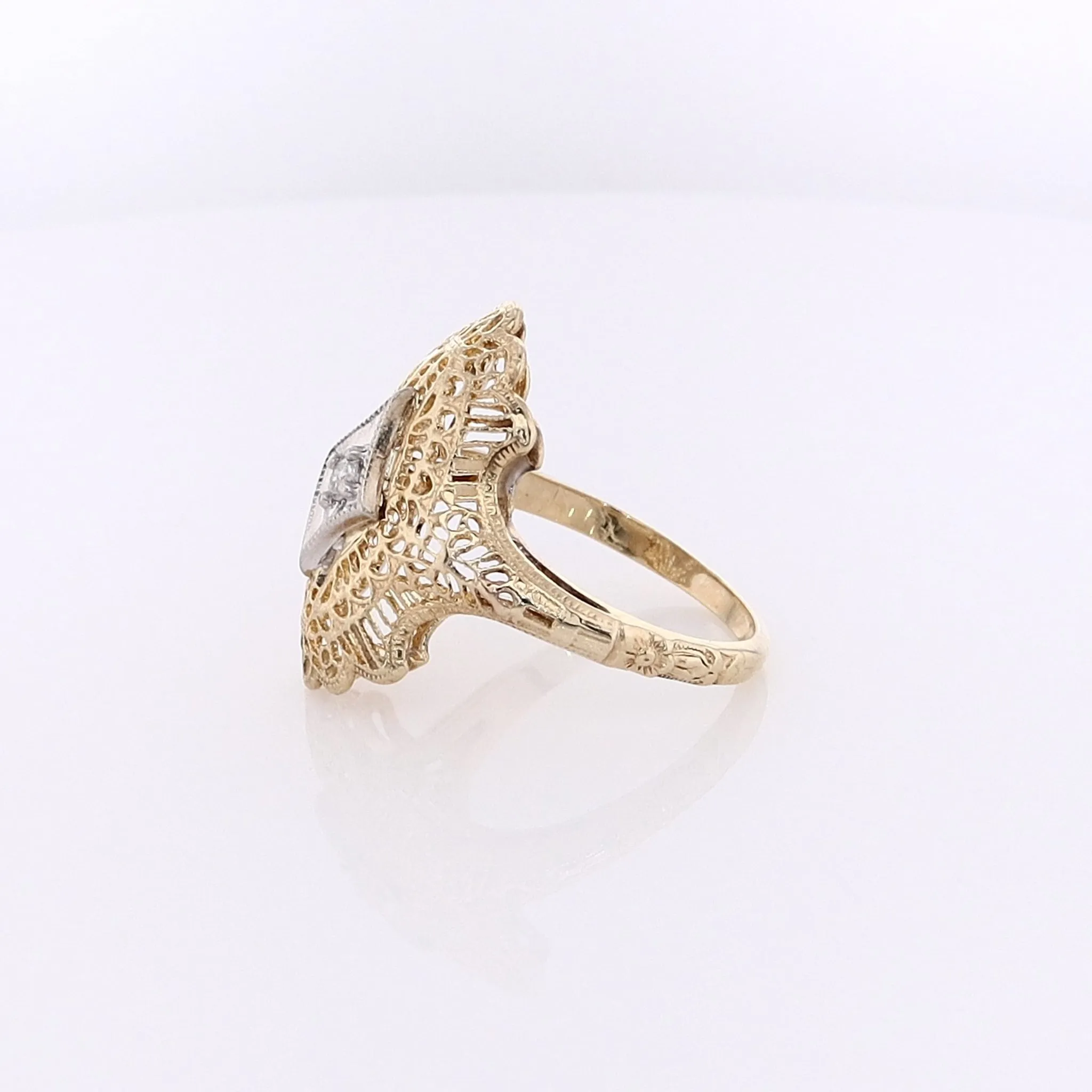Estate 14 Karat White and Yellow Gold Filagree Scalloped Design Diamond Ring