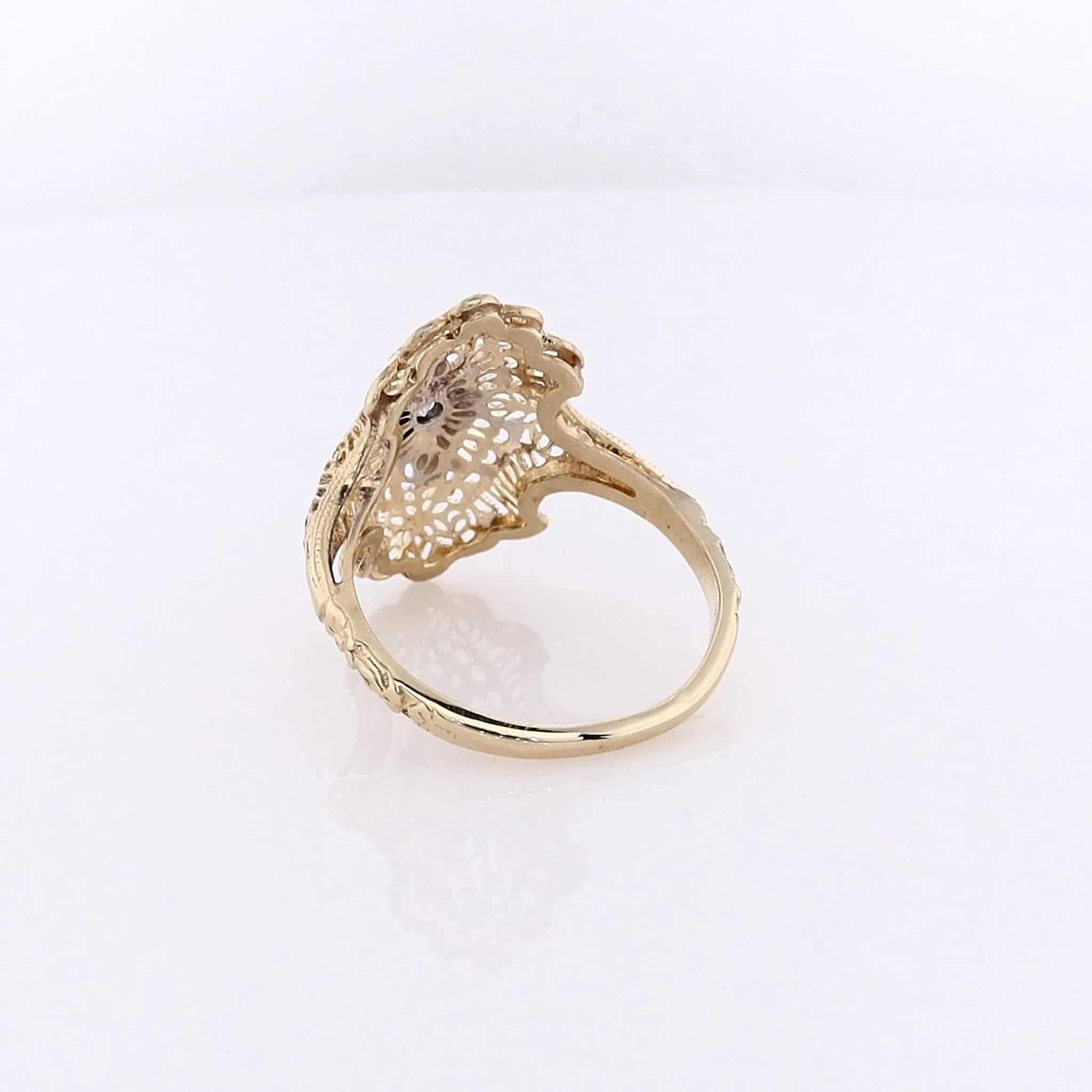 Estate 14 Karat White and Yellow Gold Filagree Scalloped Design Diamond Ring