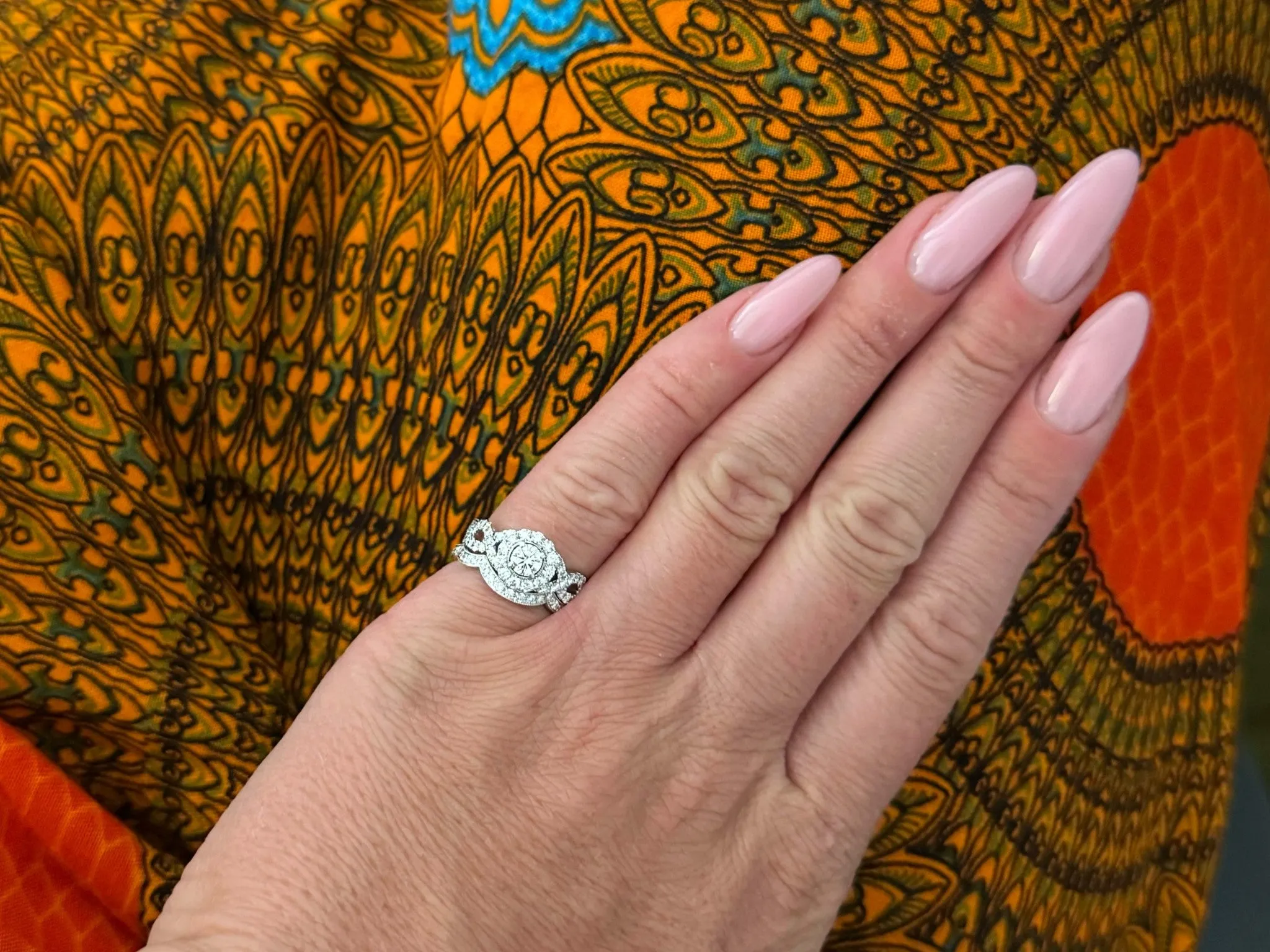 Neil Lane Round Brilliant Cut Diamond Halo Engagement Ring and Matching Band 14K