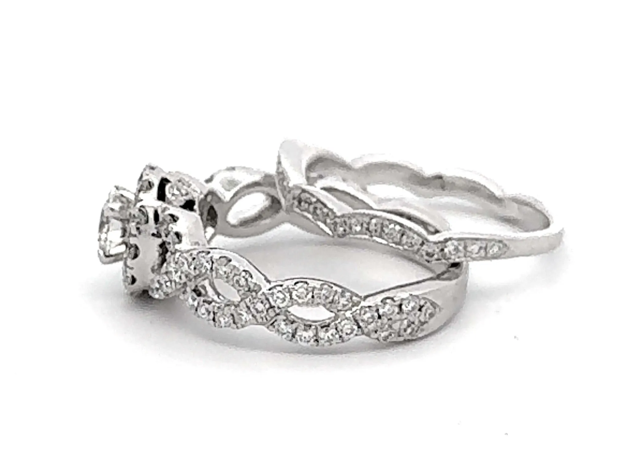 Neil Lane Round Brilliant Cut Diamond Halo Engagement Ring and Matching Band 14K