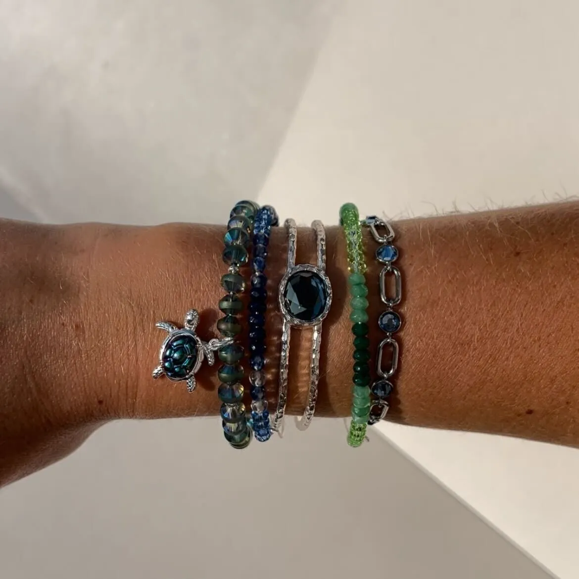 Ombre Faceted Stone Beaded Charm Bangle, Green