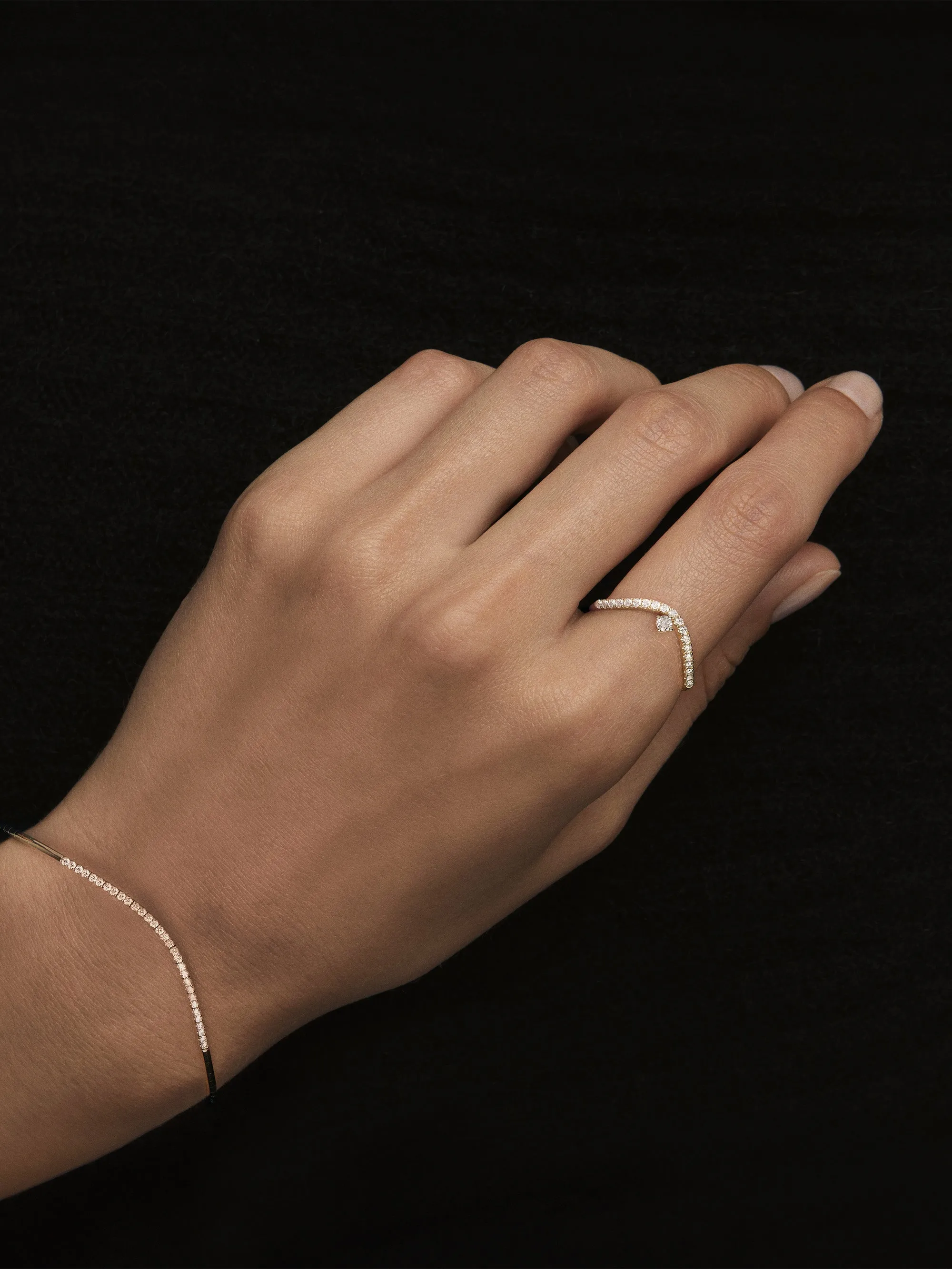 SBR105 Sea of Beauty. Multi Diamond Curve Ring
