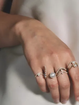 SBR106 Sea of Beauty. Diamond and Pearl Curve Ring