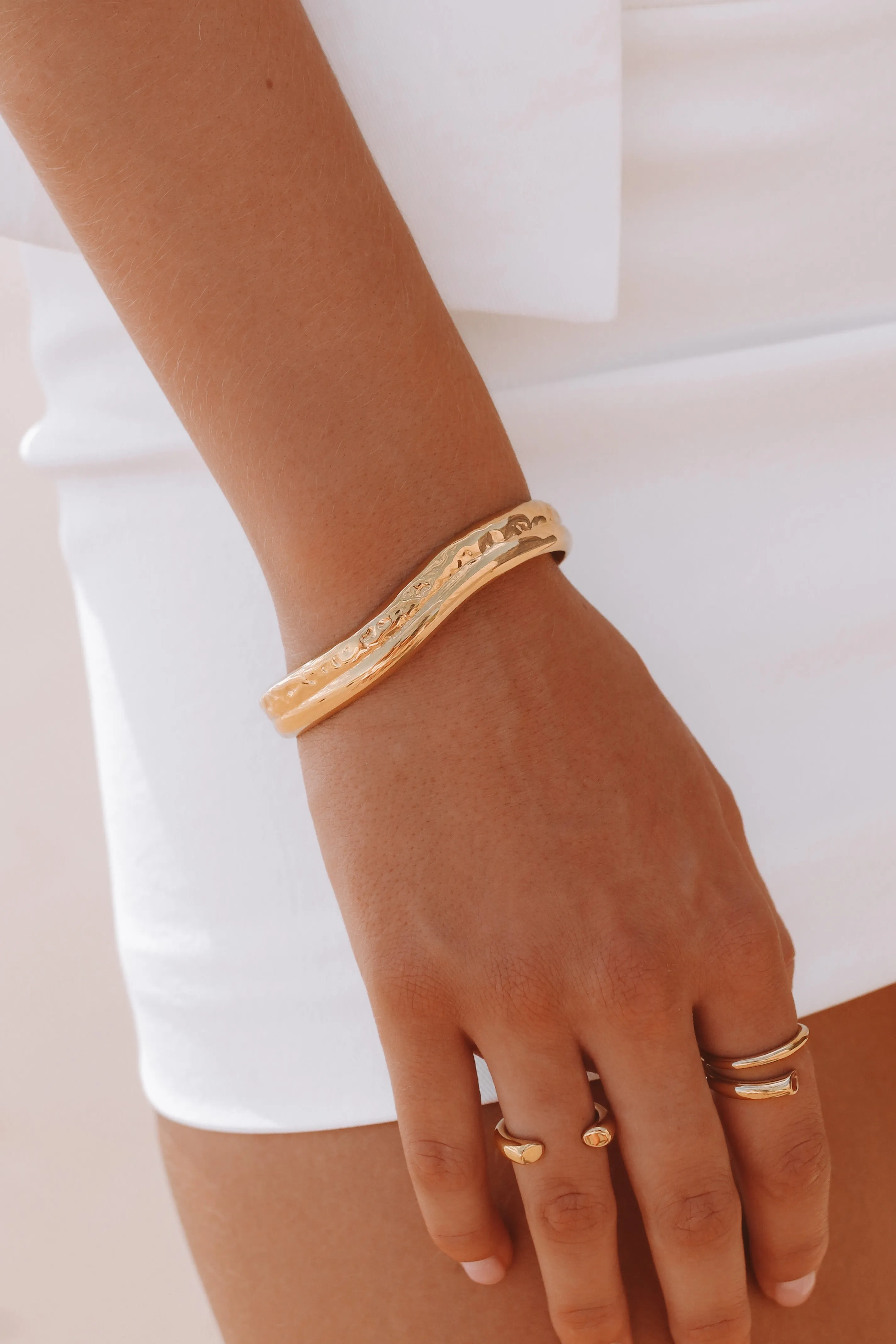 Suri - Stainless Steel Bangle